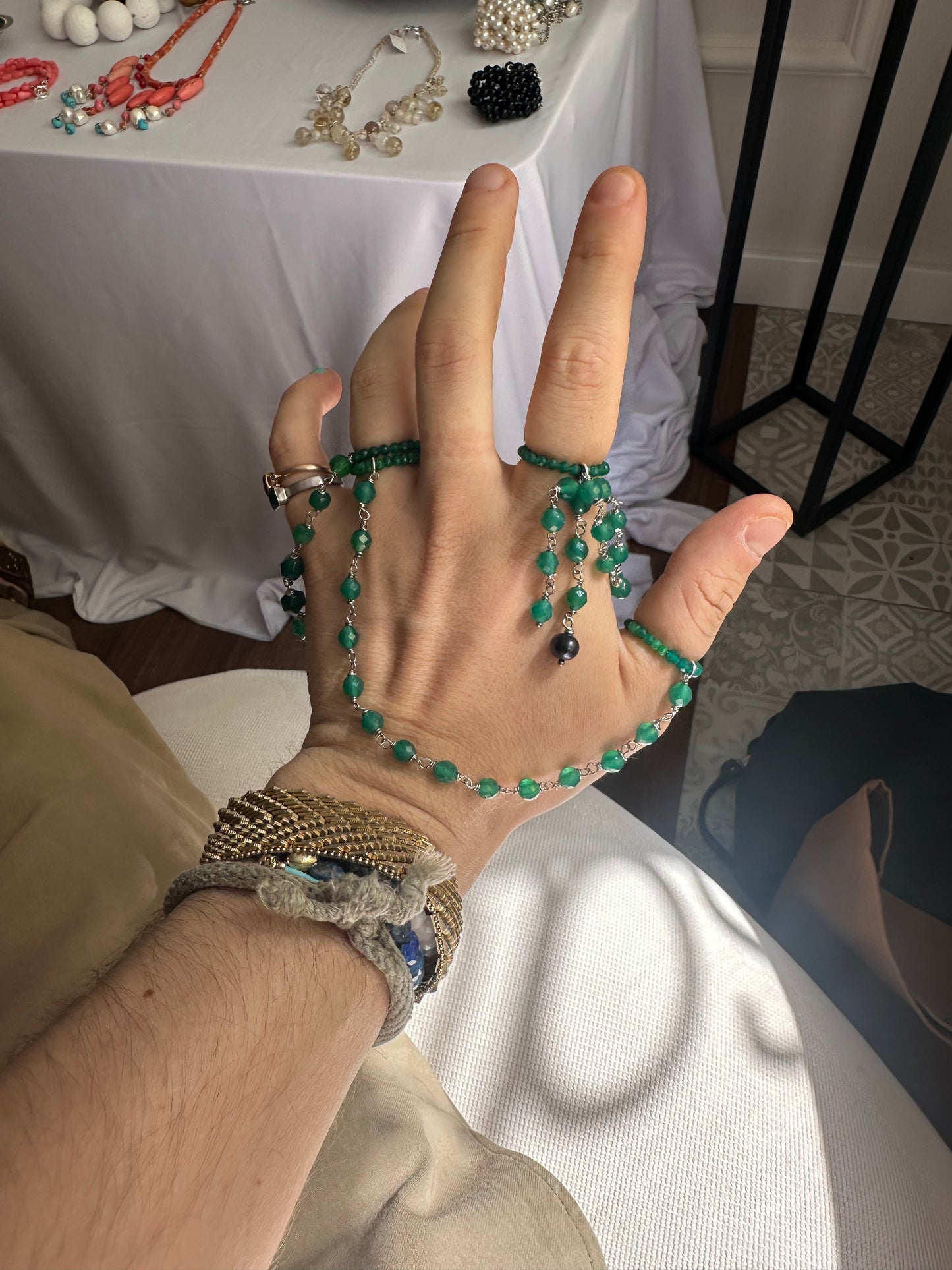 hand swing green agate ring