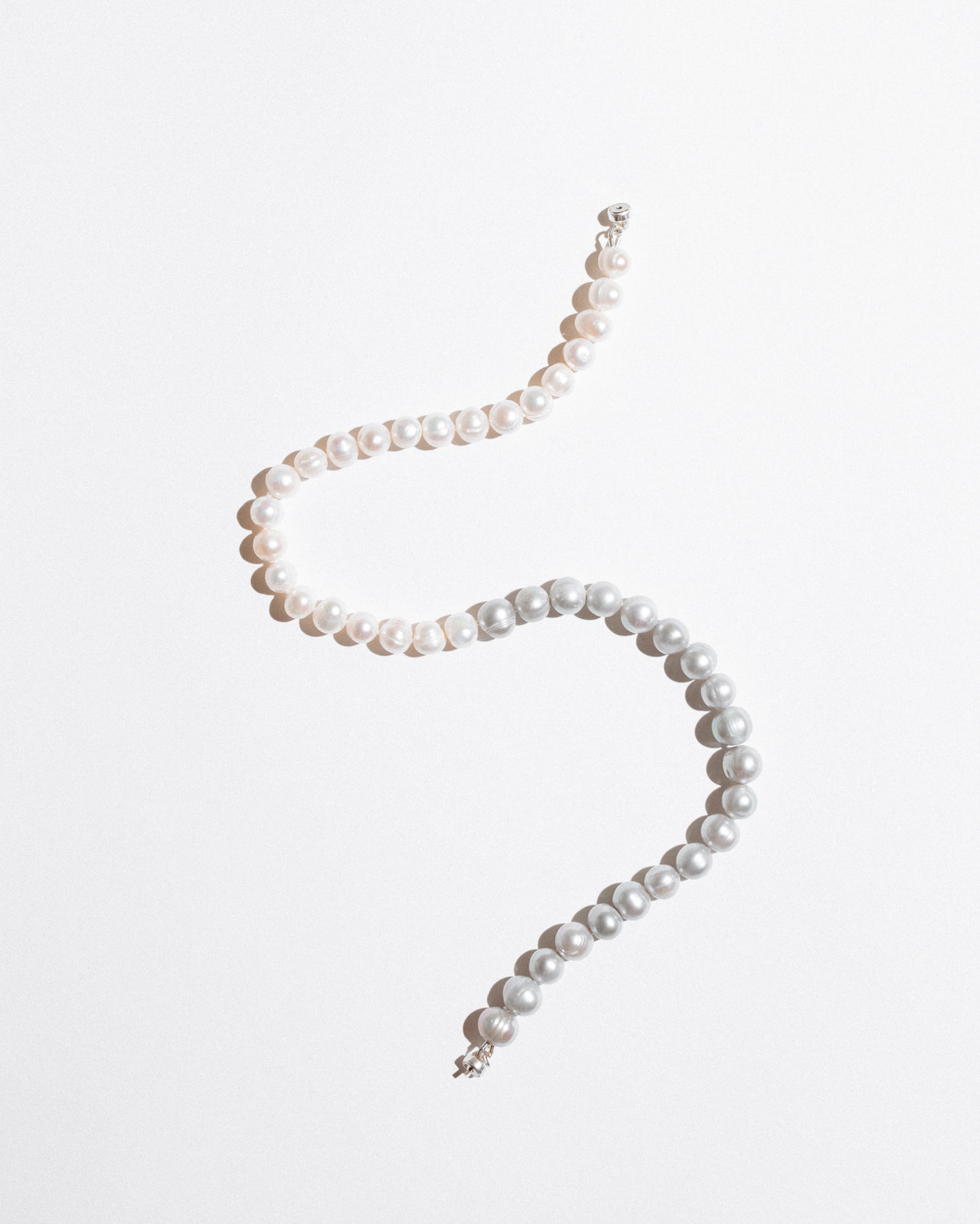 Gradient Pearl Necklace