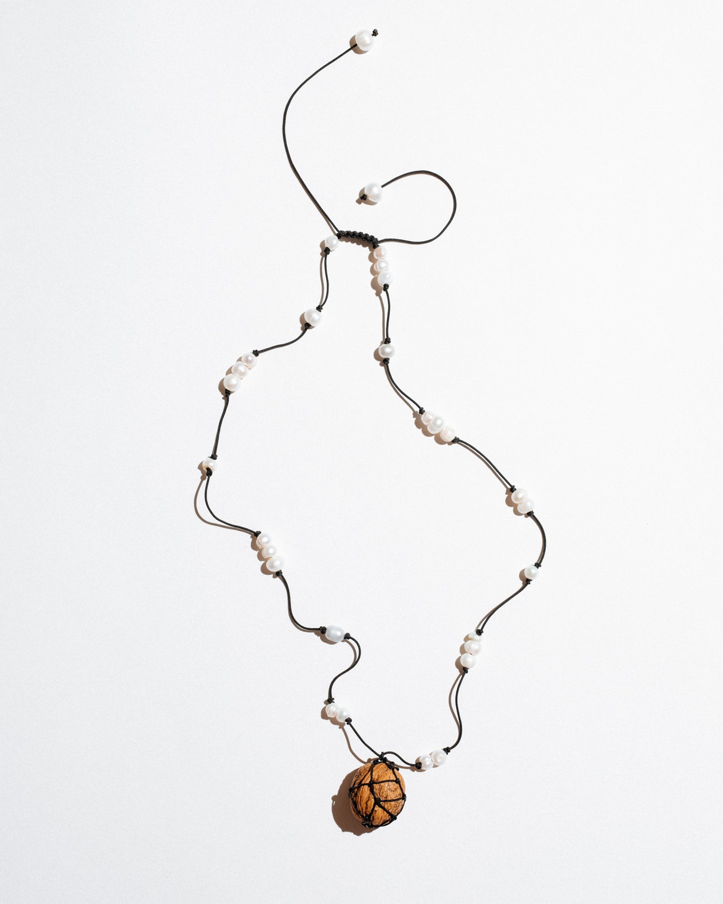PearlNut Necklace