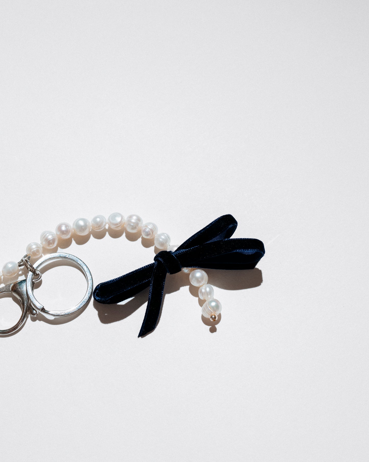 Pearl Bow Key-Ring