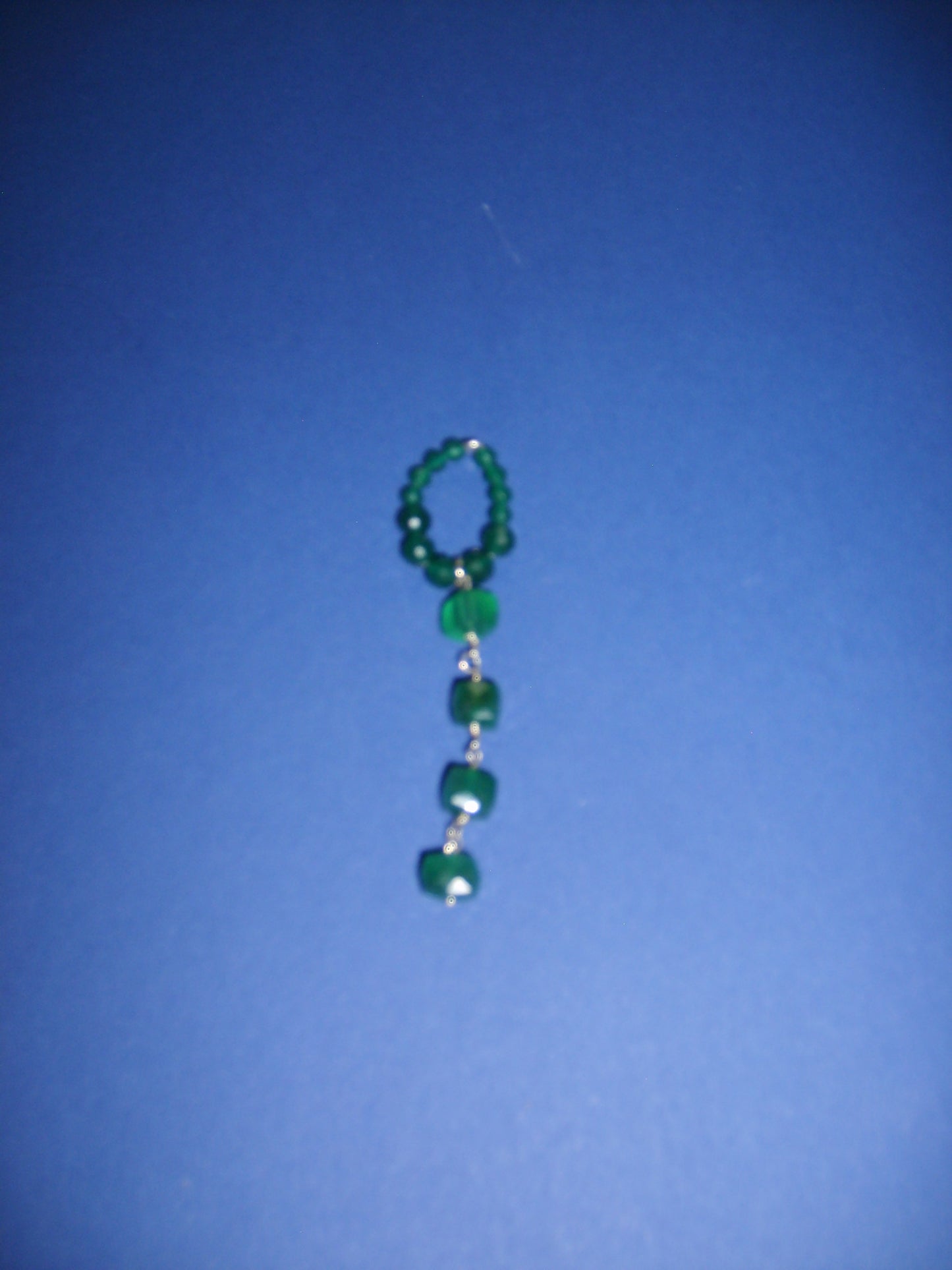 Green agate ring with 4 large beads