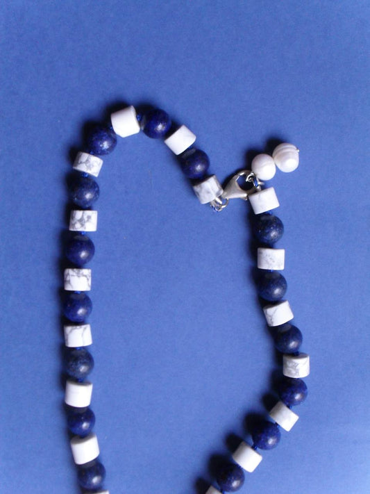 Lapis lazuli and pearl Necklace