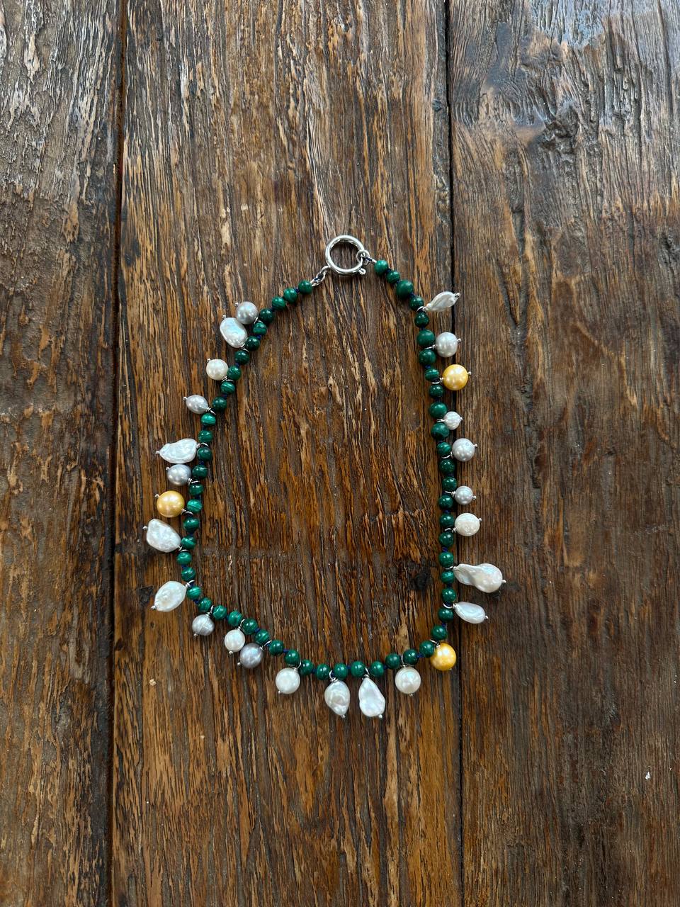 Malachite necklace with pearls