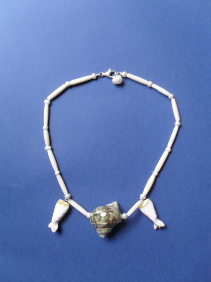 Shells, coral, pearl Necllace