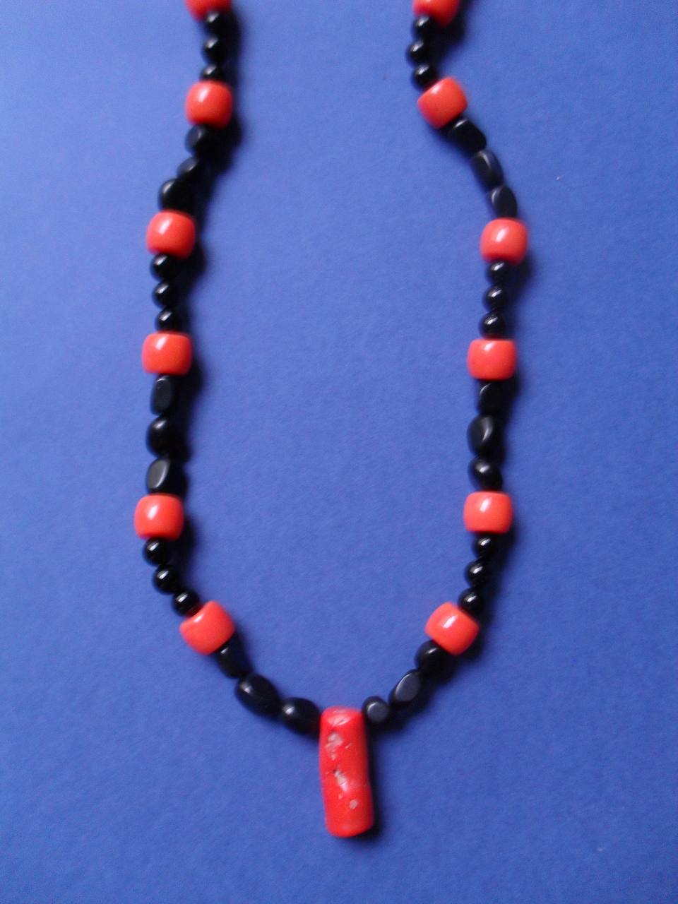 Black onyx and coral Necklace