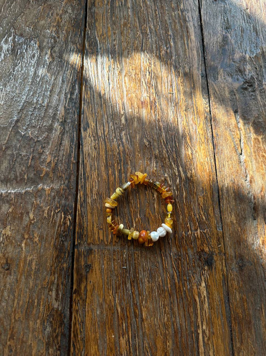 Amber and pearl bracelet