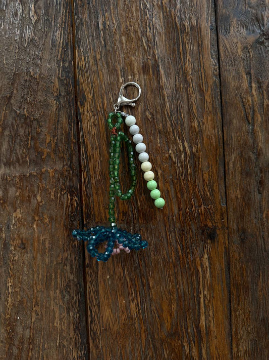 Key-ring with turquoise flower and beads